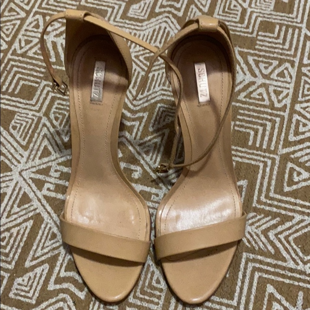 Schutz size 8 beige sandals